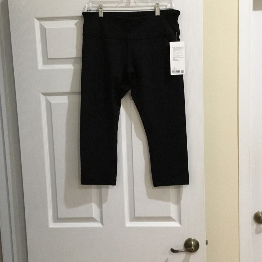 Lululemon Wunder under crop MR black Sz 12 leggings new w tag